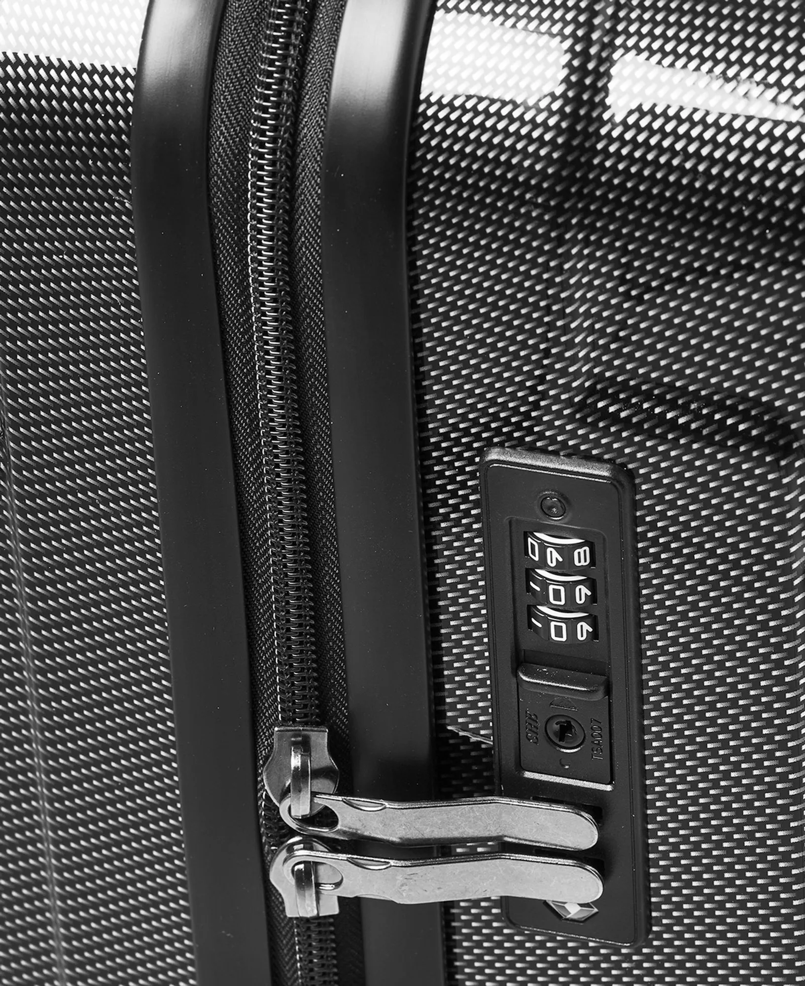 Modern mellanstor resväska från Sutherland & Sons - Black - Image 2