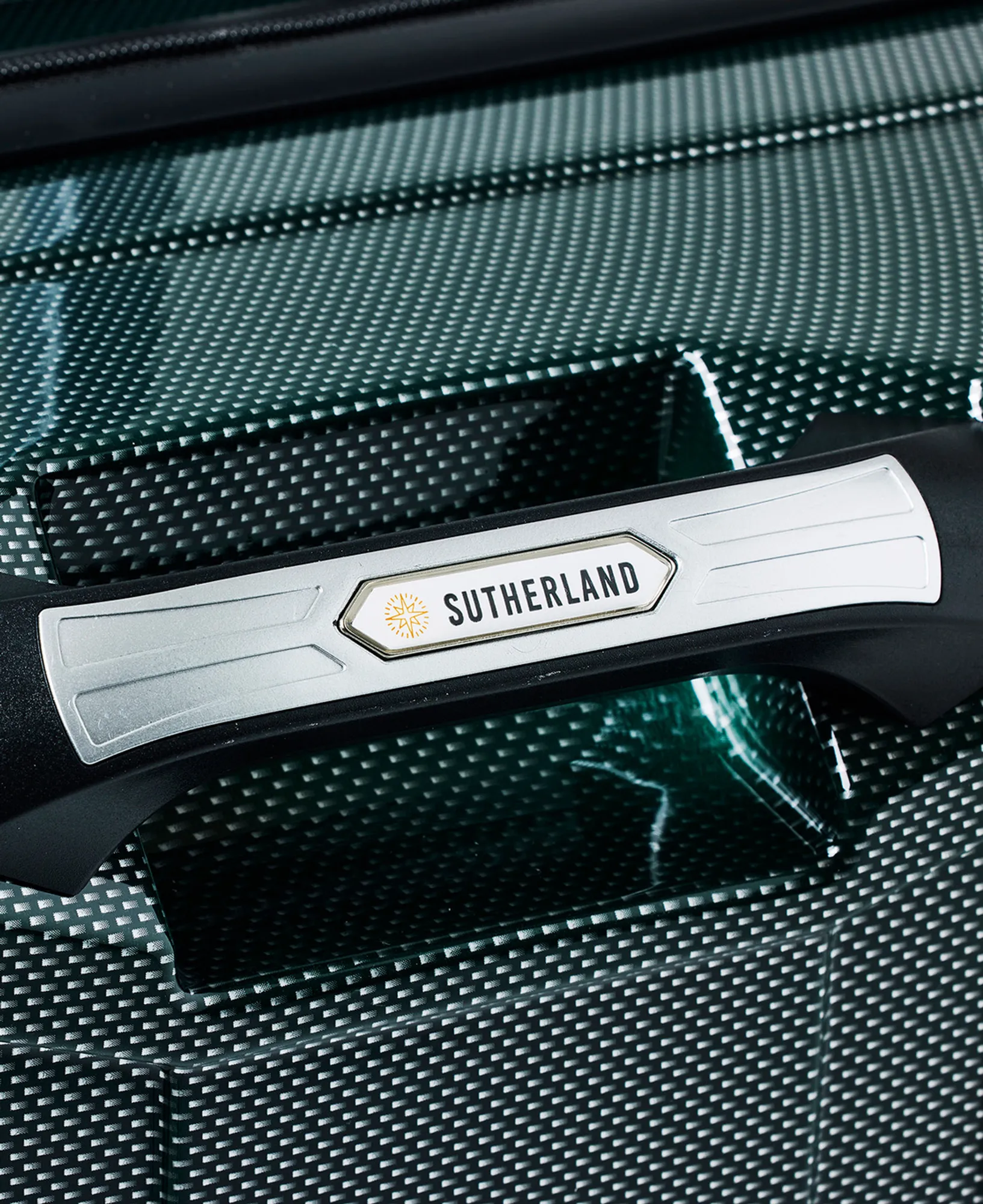 Modern mellanstor resväska från Sutherland & Sons - Green - Image 3